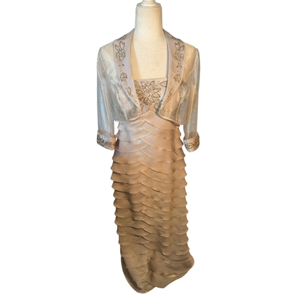 Alex Evenings Dresses & Skirts - Alex Evenings Layered Tiered Beaded Long Gown with Matching Sheer Jacket Sz 8P